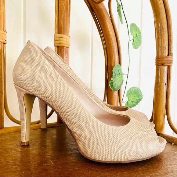 Jo Mercer Shoes - 🌱 JO MERCER Sz 7 Nude Court Shoes Heels Peep-toe Pebbled EUC